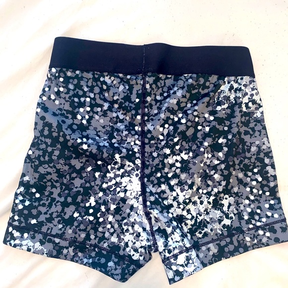 Gray Camo Nike Compression Shorts - Picture 4 of 5